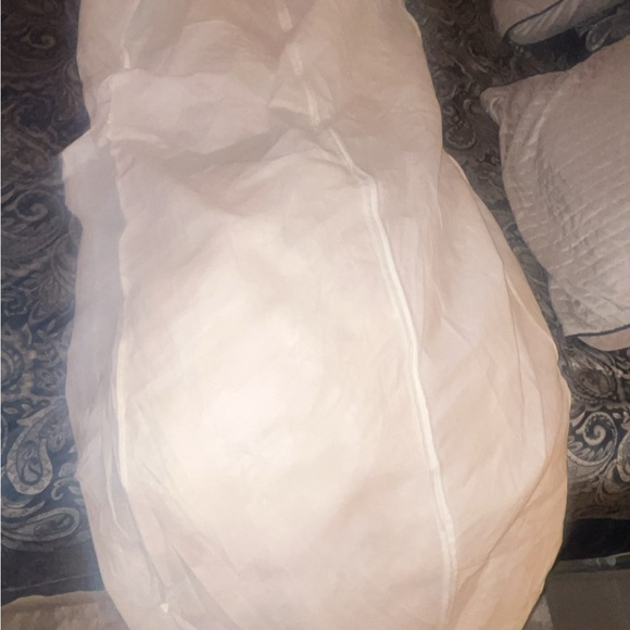 "Elegant 2016 Wedding Dress for Sale – Perfect Condition!" - Picture 4 of 8